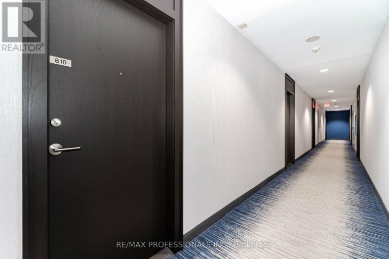 810 - 103 THE QUEENSWAY AVENUE, Toronto (High Park-Swansea), Ontario, M6S5B3