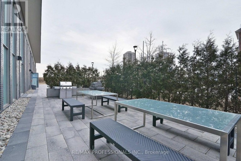 810 - 103 THE QUEENSWAY AVENUE, Toronto (High Park-Swansea), Ontario, M6S5B3