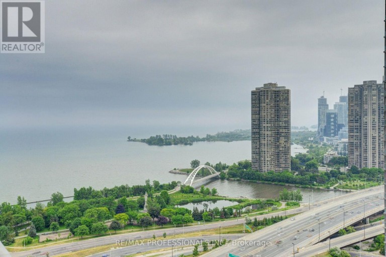 810 - 103 THE QUEENSWAY AVENUE, Toronto (High Park-Swansea), Ontario, M6S5B3