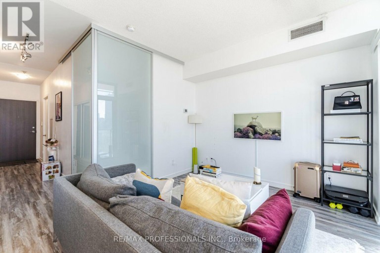 810 - 103 THE QUEENSWAY AVENUE, Toronto (High Park-Swansea), Ontario, M6S5B3