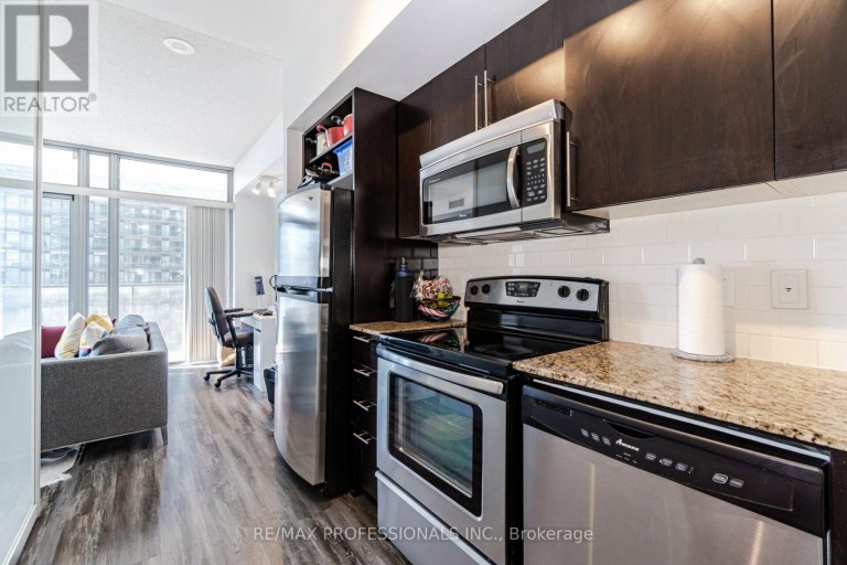 810 - 103 THE QUEENSWAY AVENUE, Toronto (High Park-Swansea), Ontario, M6S5B3