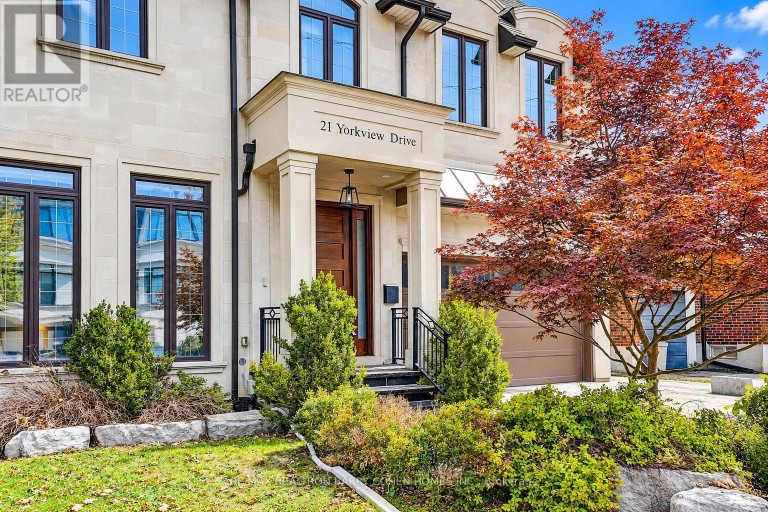 21 YORKVIEW DRIVE, Toronto (Willowdale West), Ontario, M2N2R9