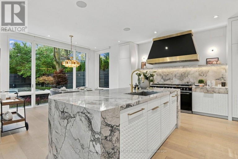 335 LYTTON BOULEVARD, Toronto (Lawrence Park South), Ontario, M5N1R9