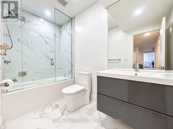 48 SHARRON DRIVE, Toronto (Leaside), Ontario, M4G2A6