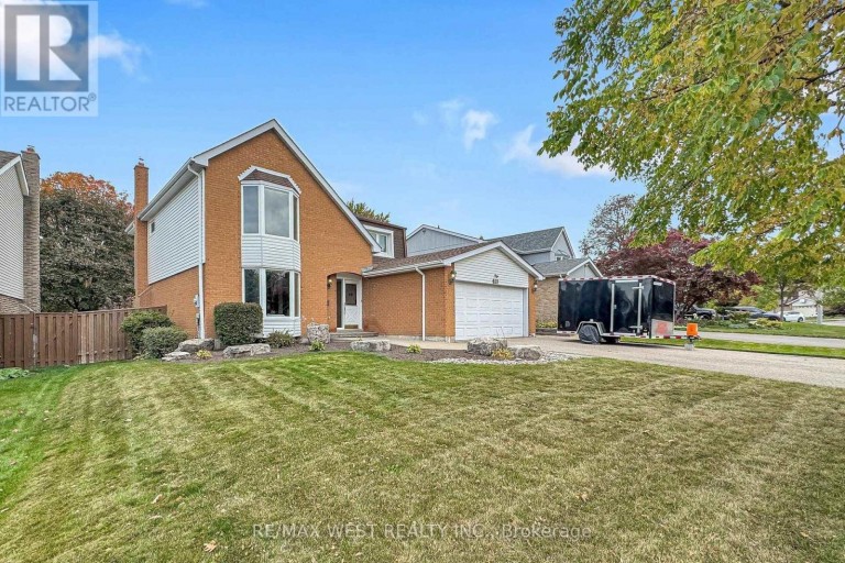 13 MANSFIELD STREET, Brampton (Central Park), Ontario, L6S2X8