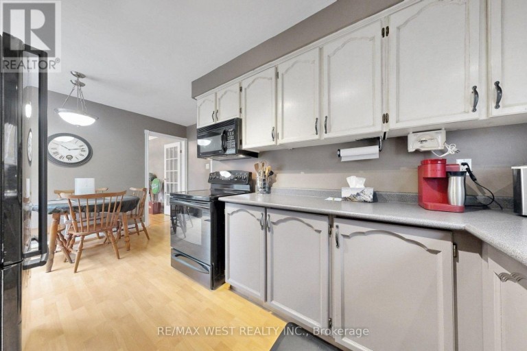 13 MANSFIELD STREET, Brampton (Central Park), Ontario, L6S2X8