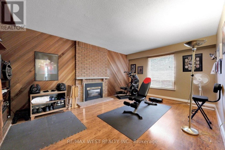 13 MANSFIELD STREET, Brampton (Central Park), Ontario, L6S2X8