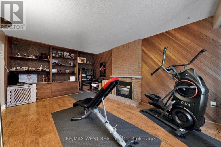 13 MANSFIELD STREET, Brampton (Central Park), Ontario, L6S2X8