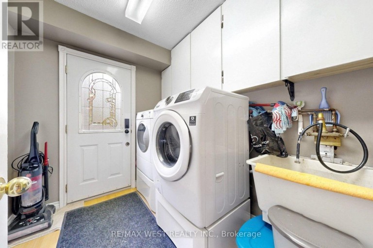 13 MANSFIELD STREET, Brampton (Central Park), Ontario, L6S2X8