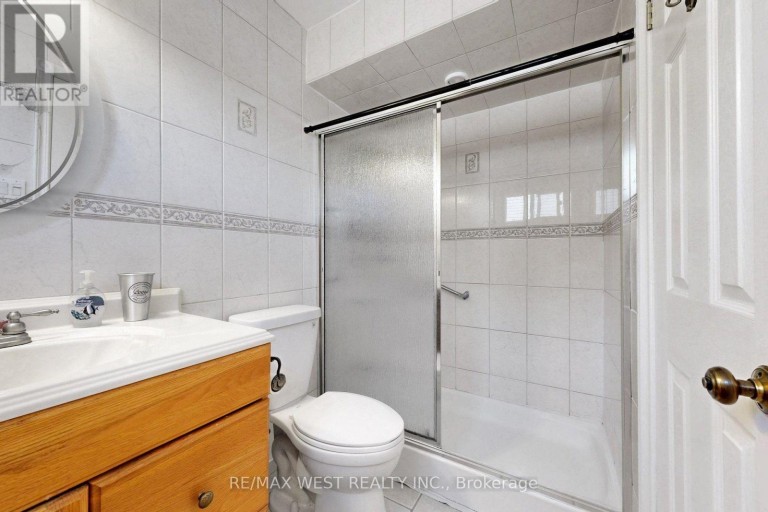 13 MANSFIELD STREET, Brampton (Central Park), Ontario, L6S2X8