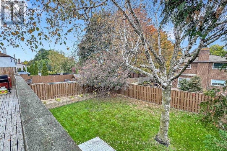 13 MANSFIELD STREET, Brampton (Central Park), Ontario, L6S2X8