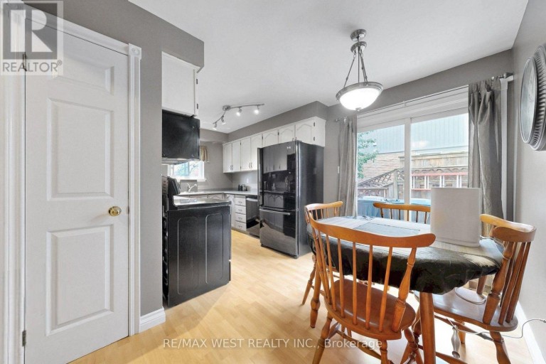 13 MANSFIELD STREET, Brampton (Central Park), Ontario, L6S2X8