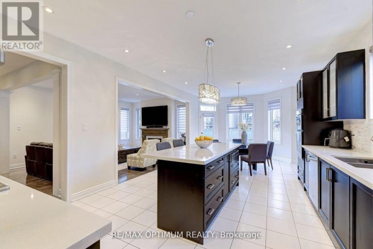 18 DEANSTON COURT, Brampton (Credit Valley), Ontario, L6X2Z7