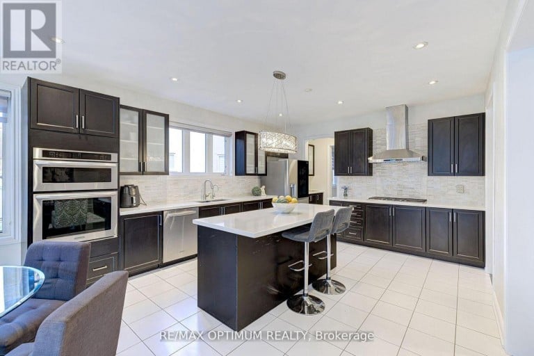 18 DEANSTON COURT, Brampton (Credit Valley), Ontario, L6X2Z7