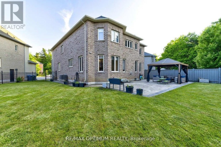 18 DEANSTON COURT, Brampton (Credit Valley), Ontario, L6X2Z7
