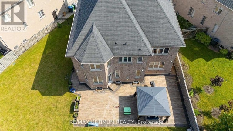 18 DEANSTON COURT, Brampton (Credit Valley), Ontario, L6X2Z7
