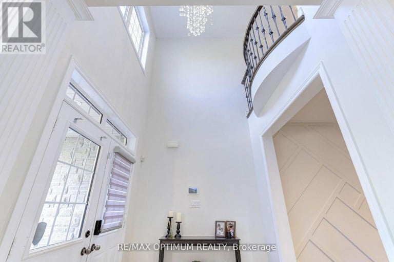 18 DEANSTON COURT, Brampton (Credit Valley), Ontario, L6X2Z7