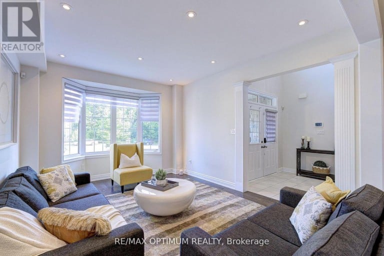 18 DEANSTON COURT, Brampton (Credit Valley), Ontario, L6X2Z7