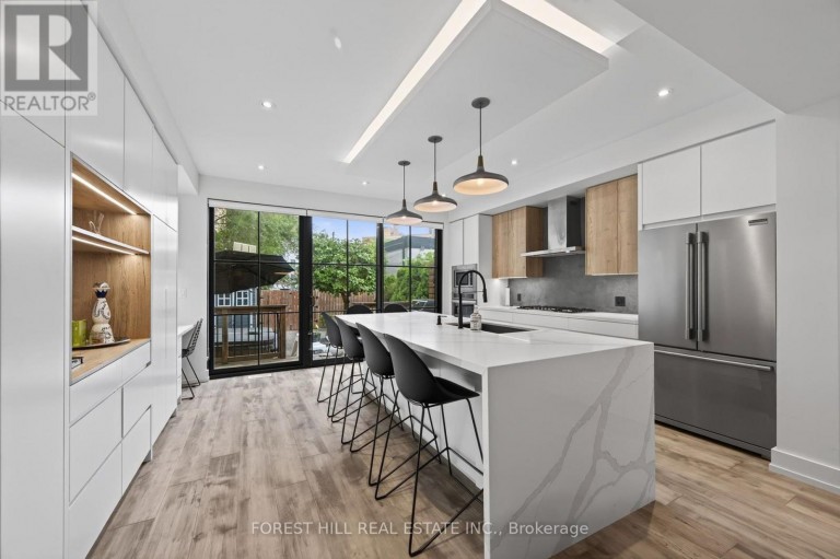309 WYCHWOOD AVENUE, Toronto (Humewood-Cedarvale), Ontario, M6C2T6