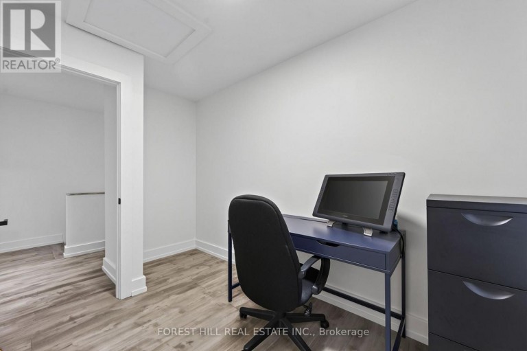 309 WYCHWOOD AVENUE, Toronto (Humewood-Cedarvale), Ontario, M6C2T6