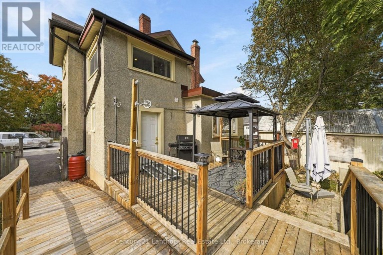 9 SOUTH PARK STREET, Belleville (Belleville Ward), Ontario, K8P2W8