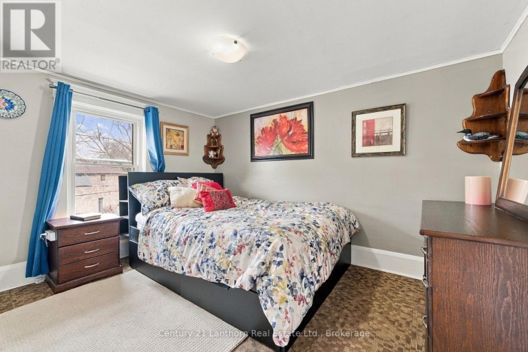 9 SOUTH PARK STREET, Belleville (Belleville Ward), Ontario, K8P2W8