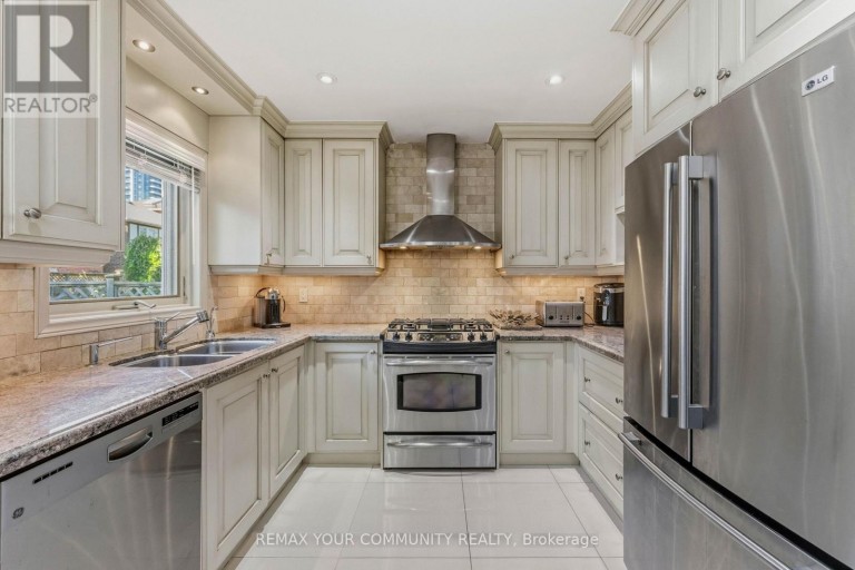 171 ROSEDALE HEIGHTS DRIVE, Vaughan (Uplands), Ontario, L4J4W1