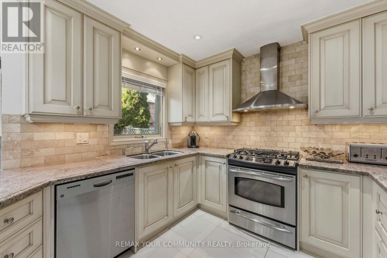 171 ROSEDALE HEIGHTS DRIVE, Vaughan (Uplands), Ontario, L4J4W1
