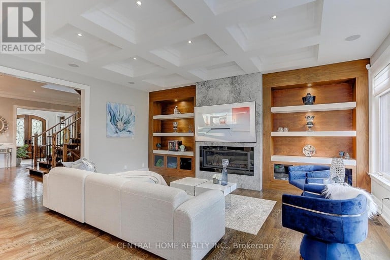 1 TALLY LANE, Toronto (Bayview Village), Ontario, M2K1V3