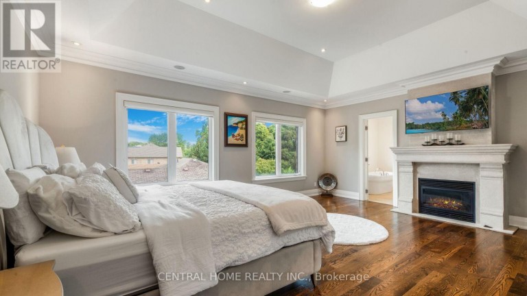 1 TALLY LANE, Toronto (Bayview Village), Ontario, M2K1V3