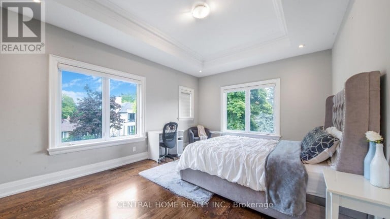 1 TALLY LANE, Toronto (Bayview Village), Ontario, M2K1V3