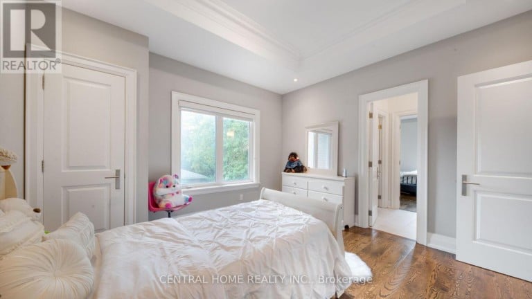 1 TALLY LANE, Toronto (Bayview Village), Ontario, M2K1V3