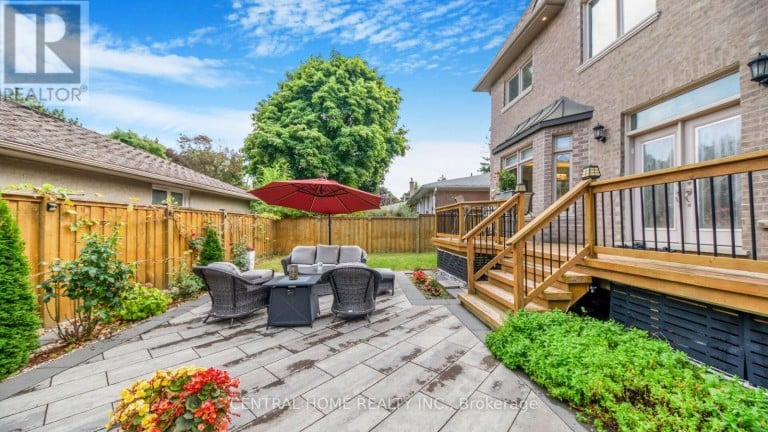 1 TALLY LANE, Toronto (Bayview Village), Ontario, M2K1V3