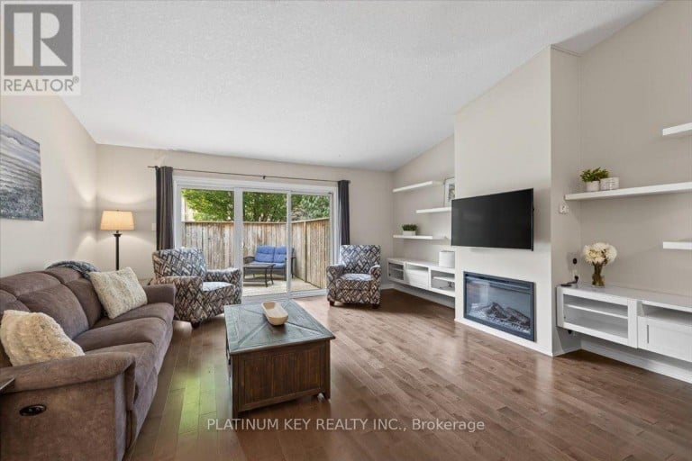 9 - 43 CAPULET WALK, London North (North M), Ontario, N6H5V4