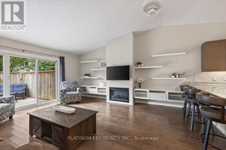 9 - 43 CAPULET WALK, London North (North M), Ontario, N6H5V4
