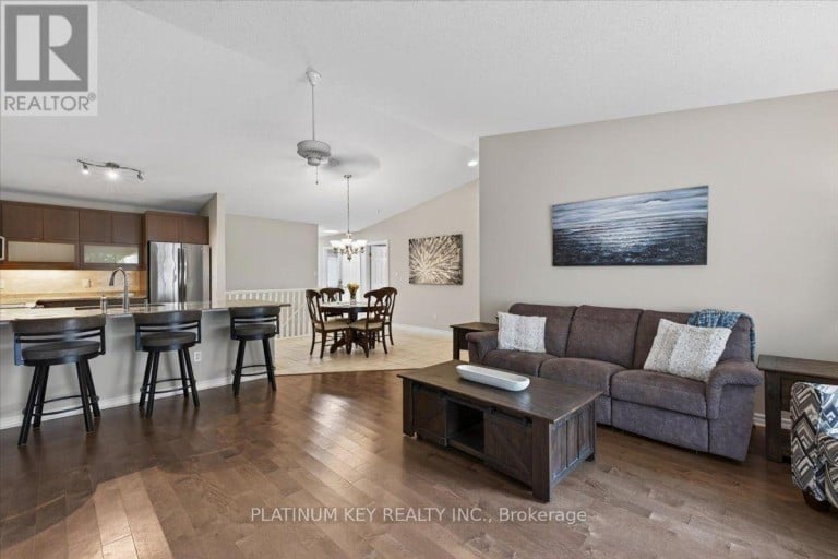 9 - 43 CAPULET WALK, London North (North M), Ontario, N6H5V4