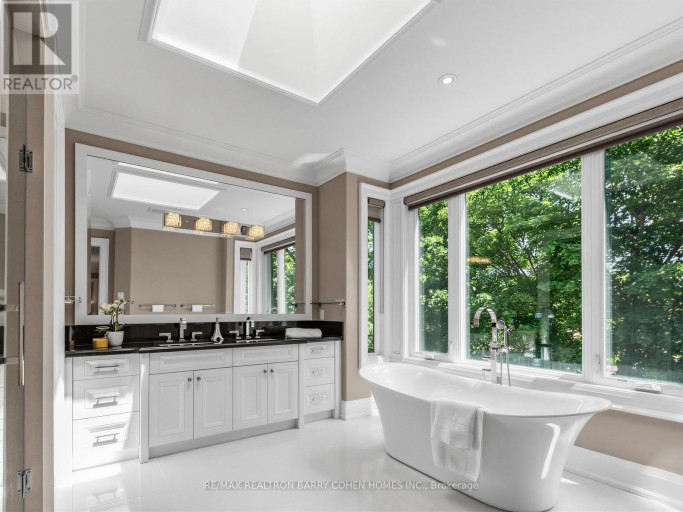 37 CHATFIELD DRIVE, Toronto (Banbury-Don Mills), Ontario, M3B1K6