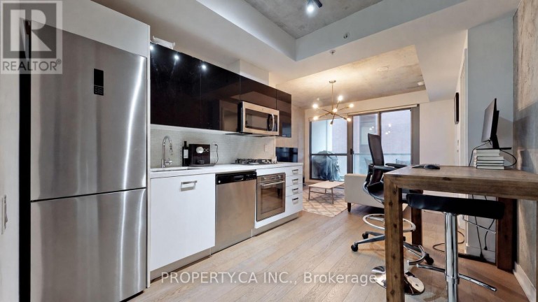 827 - 39 BRANT STREET, Toronto (Waterfront Communities), Ontario, M5V0M8