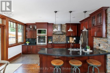 44 RAMBERT CRESCENT Toronto (High Park-Swansea) Ontario photo 21