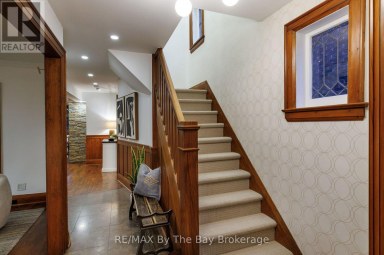 44 RAMBERT CRESCENT Toronto (High Park-Swansea) Ontario photo 4