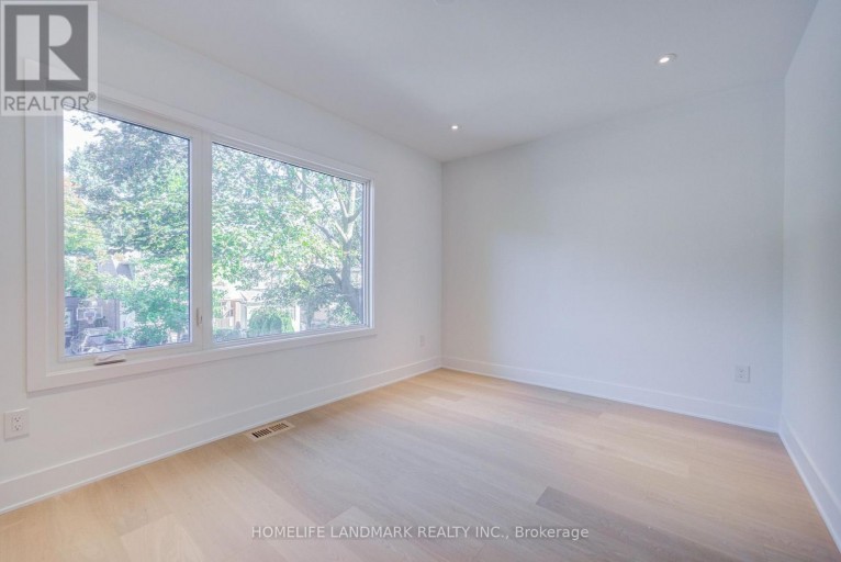 34 HIAWATHA ROAD, Toronto (Greenwood-Coxwell), Ontario, M4L2X8