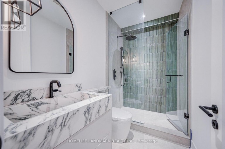 34 HIAWATHA ROAD, Toronto (Greenwood-Coxwell), Ontario, M4L2X8