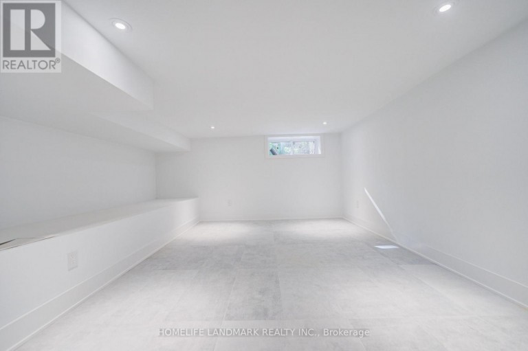 34 HIAWATHA ROAD, Toronto (Greenwood-Coxwell), Ontario, M4L2X8