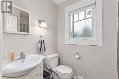 48 UNION STREET Meaford Ontario photo 15