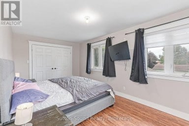 48 UNION STREET Meaford Ontario photo 24