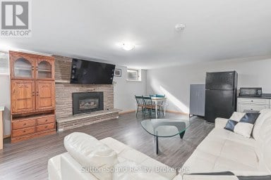 48 UNION STREET Meaford Ontario photo 31