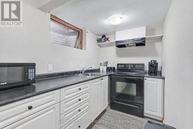 48 UNION STREET Meaford Ontario photo 34