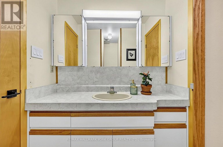 114 KINGSWORTH ROAD, King (King City), Ontario, L7B1J9