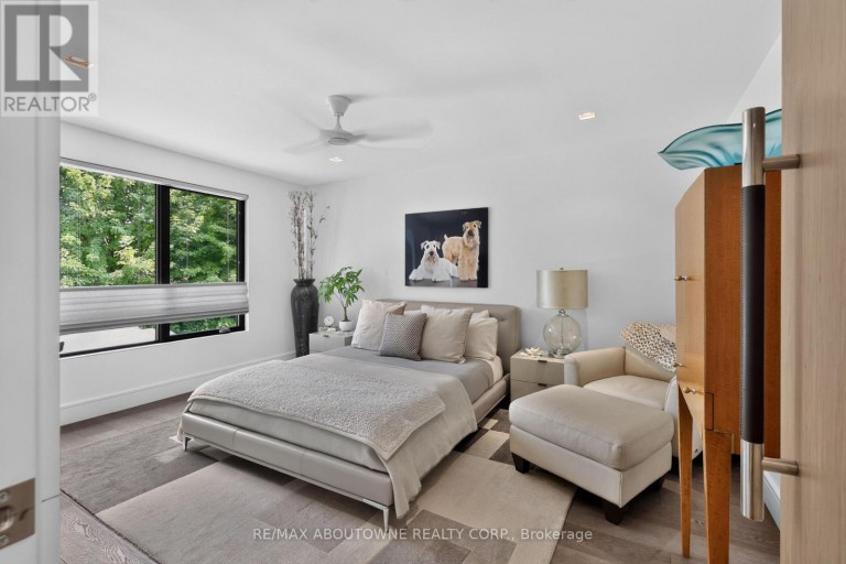 2108 PORTWAY AVENUE, Mississauga (Sheridan), Ontario, L5H3M7
