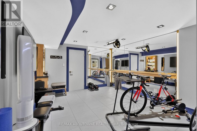 2108 PORTWAY AVENUE, Mississauga (Sheridan), Ontario, L5H3M7